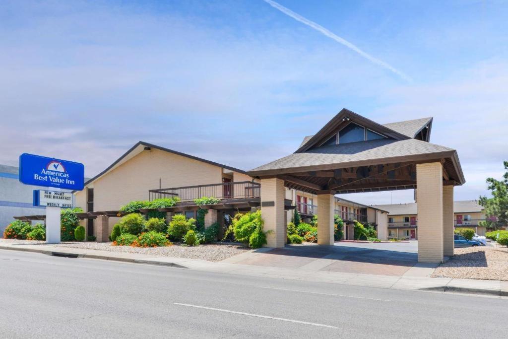 Days Inn By Wyndham Albuquerque Northeast Ngoại thất bức ảnh